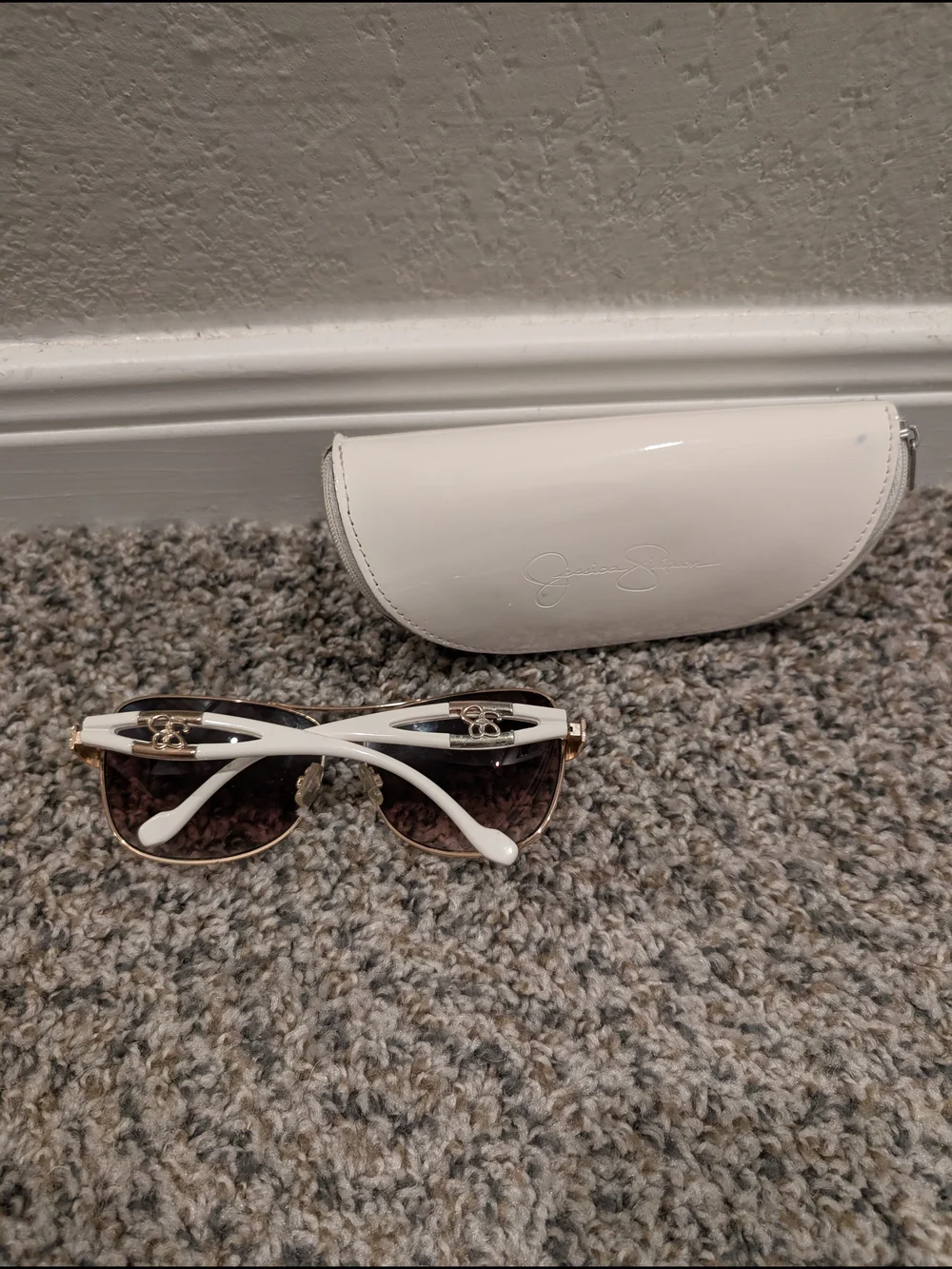 Jessica Simpson White and Gold Aviator Sunglasses with Brown Gradient Lenses